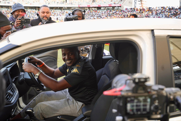 KAIZER CHIEFS FAN WINS BIG AT TOYOTA CUP