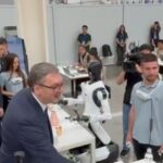 Serbian President Vučić visits Zhejiang province to meet Serbian exchange students